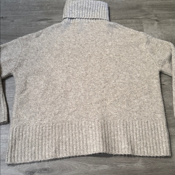 Zara Sweater - Picture 3 of 9